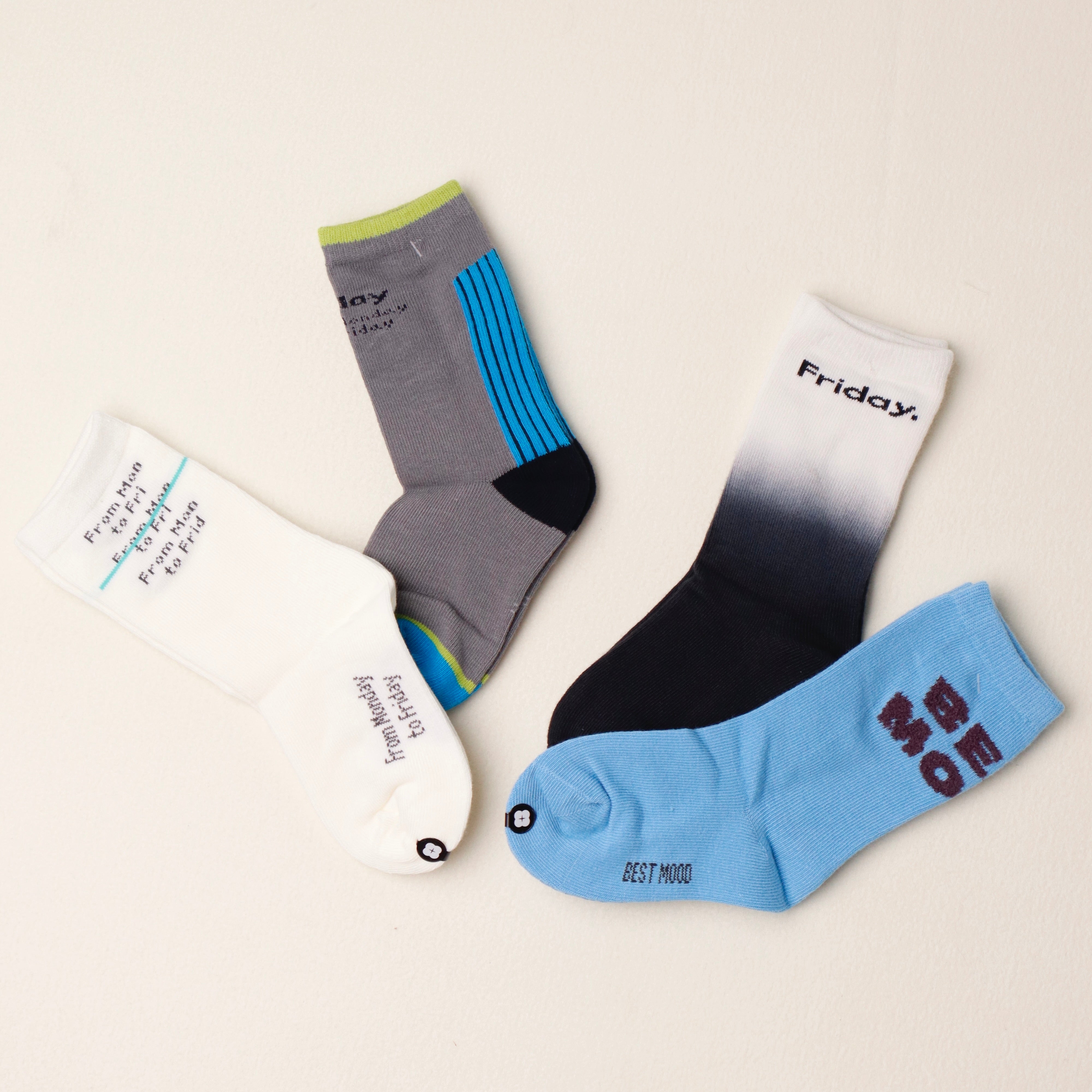 4 Pairs Set Mid-Calf Socks (Ready Stock)