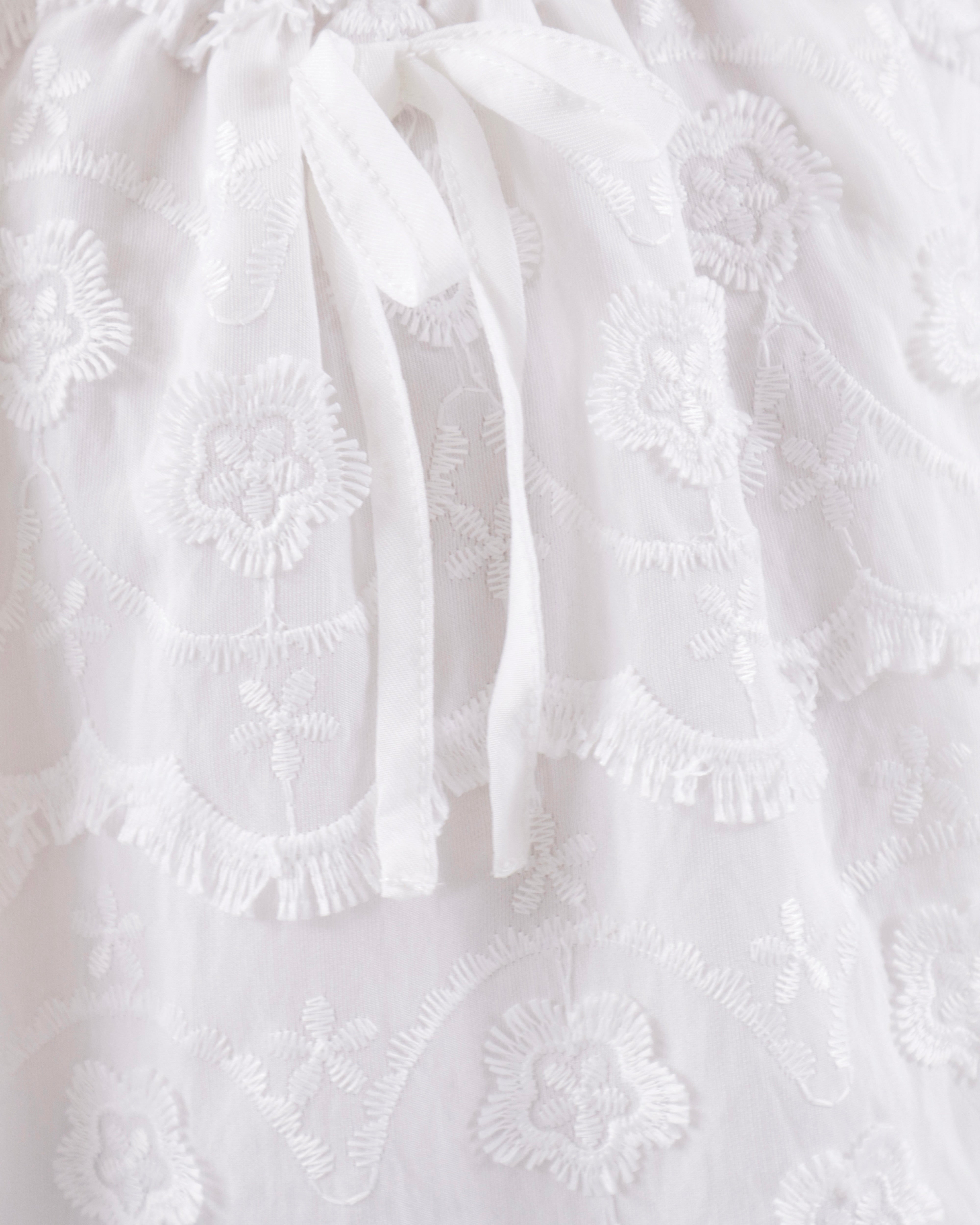 Sleeveless Floral Embroidered Top (Ready Stock)